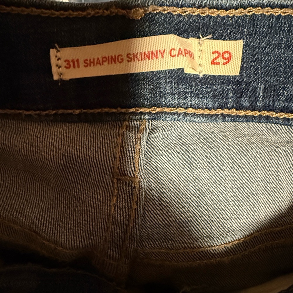 Levi’s Blue Denim Skinny Capri Jeans - Picture 3 of 3